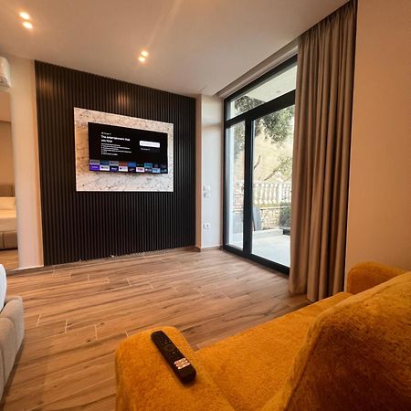 Villa Xika Sarandë エクステリア 写真