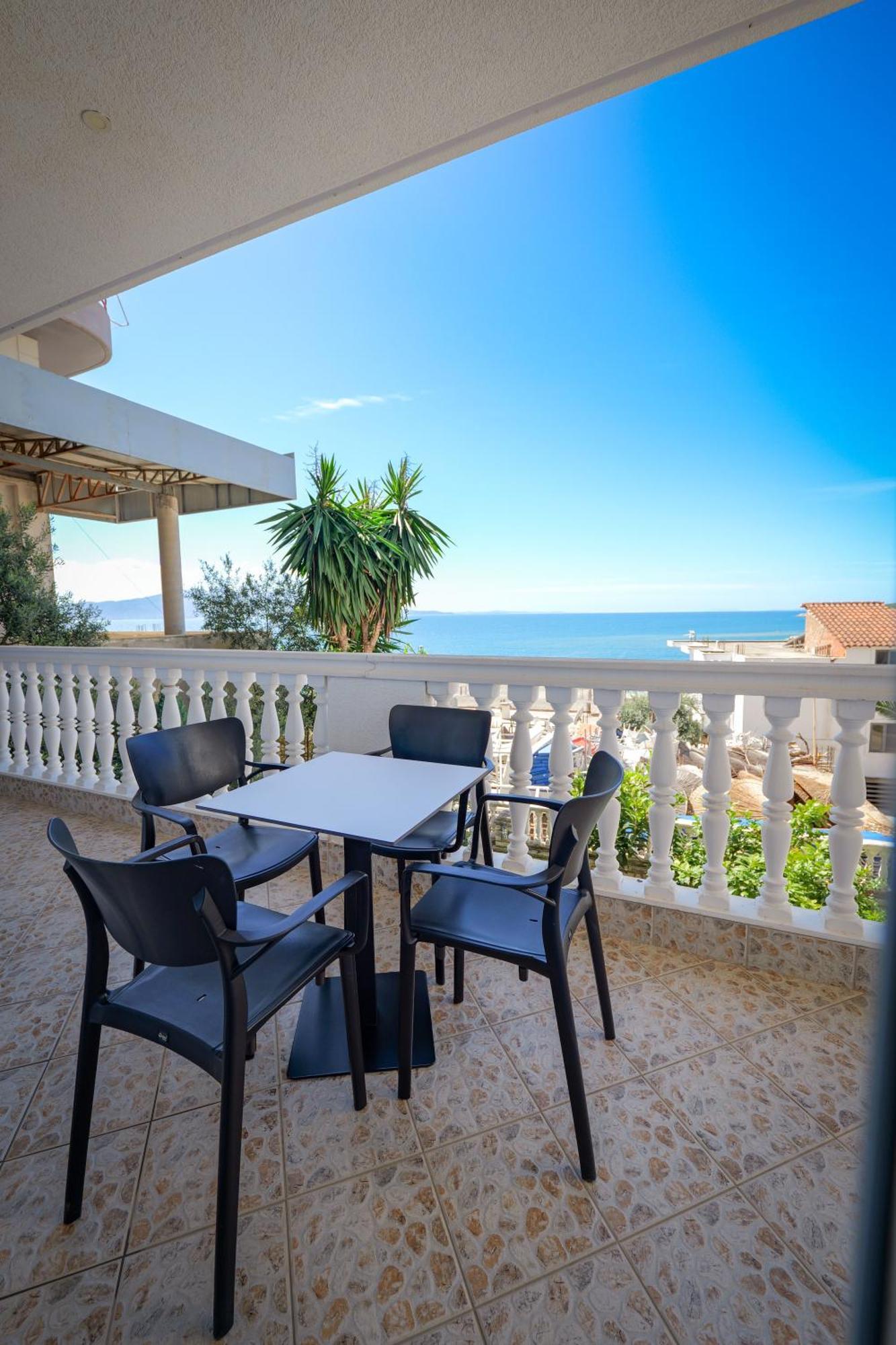Villa Xika Sarandë エクステリア 写真