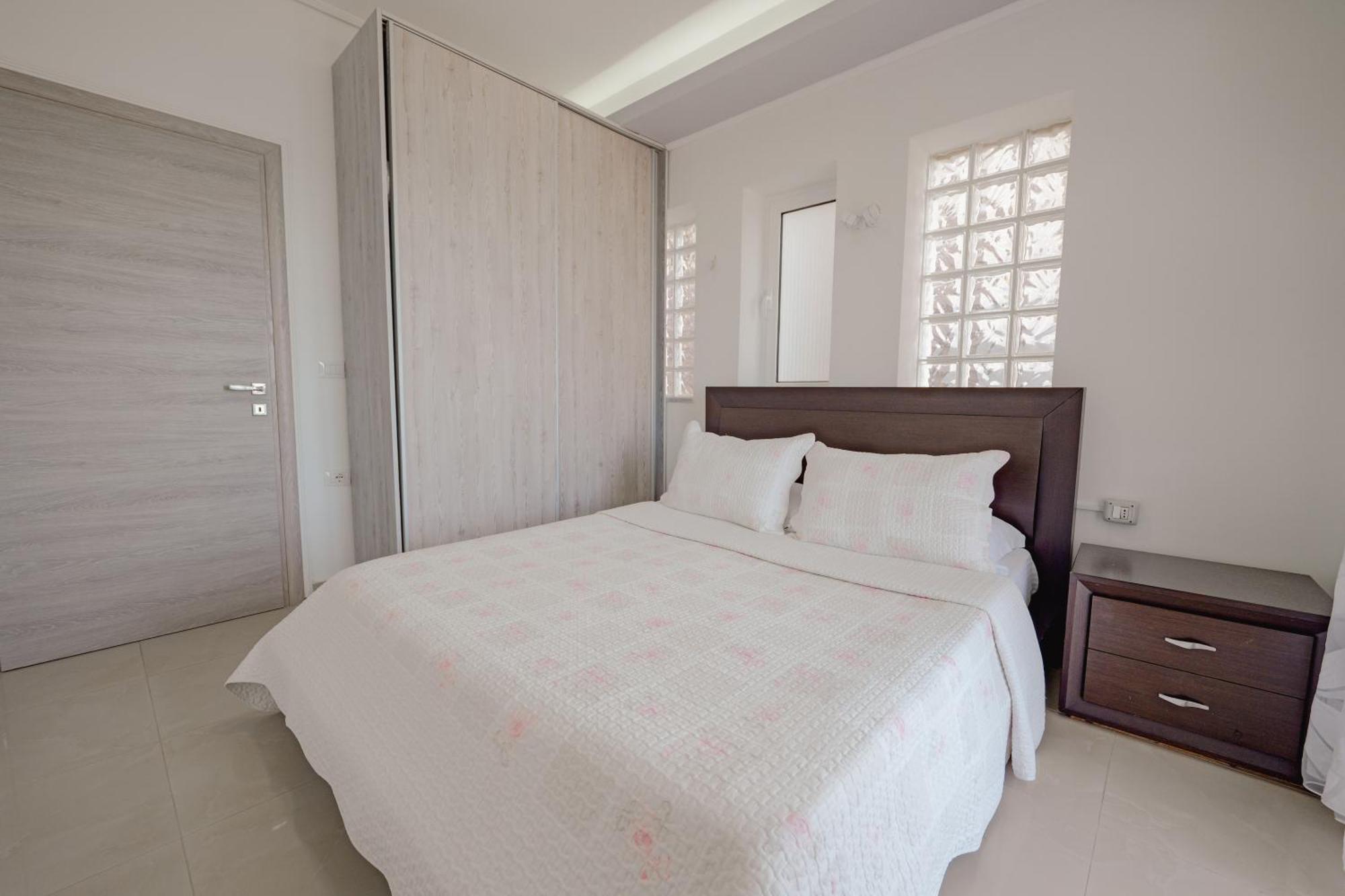 Villa Xika Sarandë エクステリア 写真