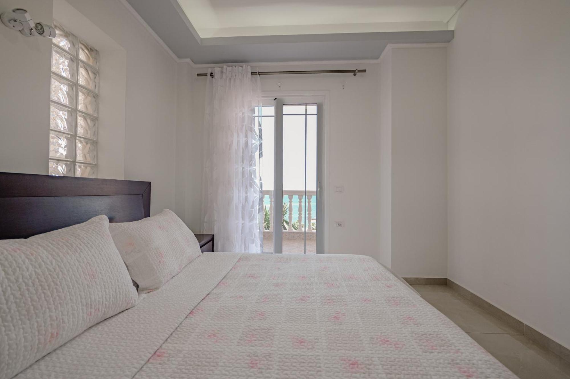 Villa Xika Sarandë エクステリア 写真