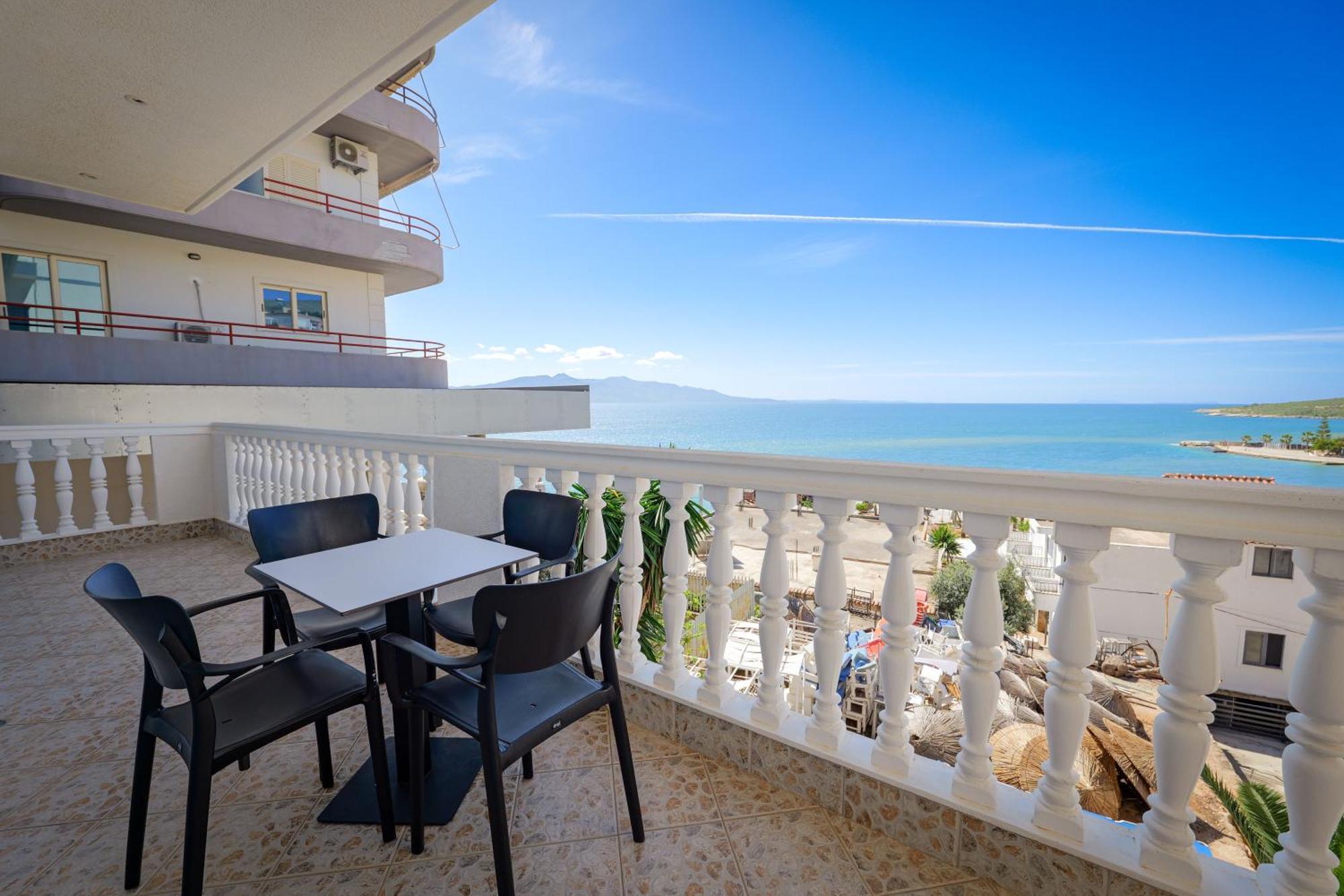 Villa Xika Sarandë エクステリア 写真