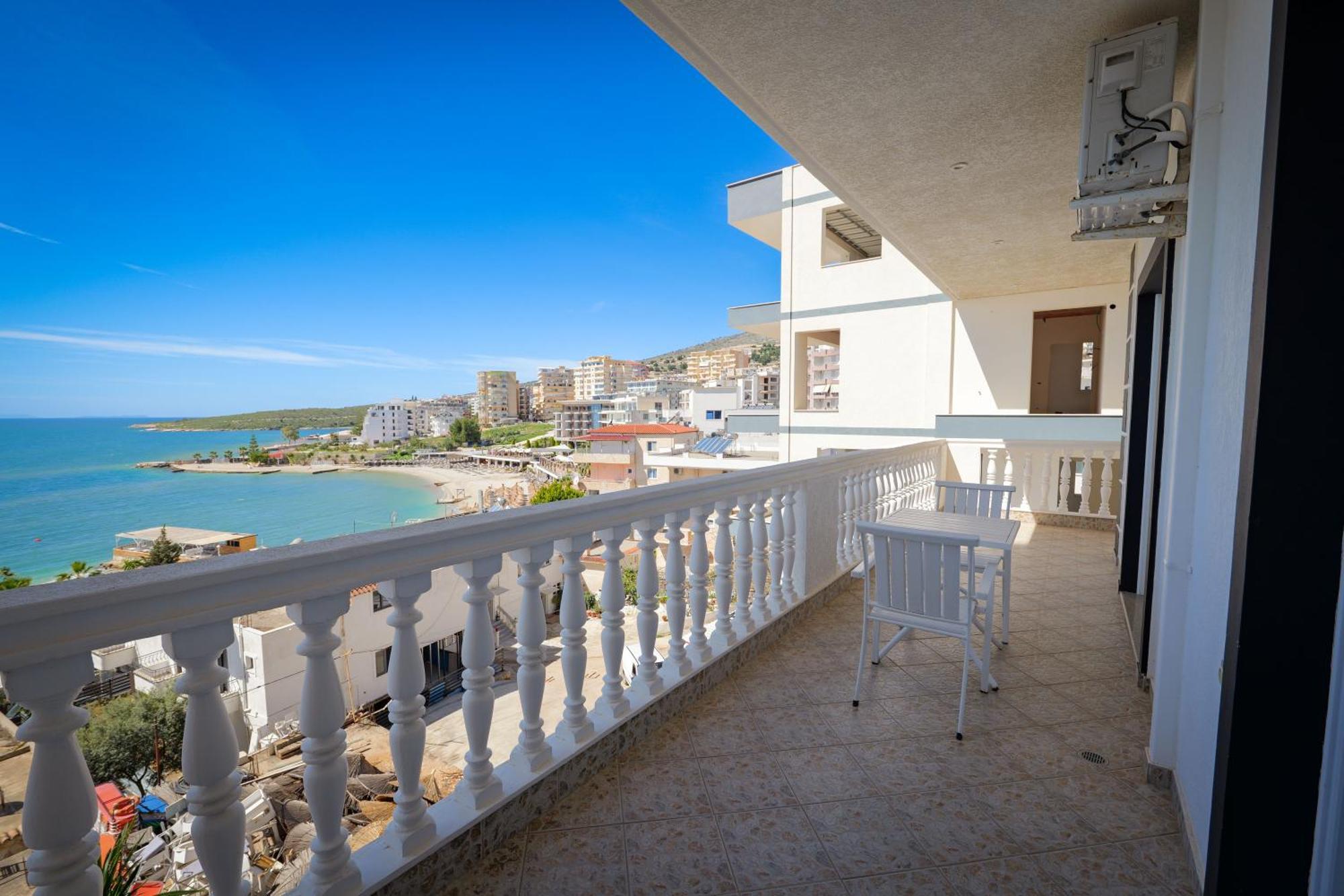 Villa Xika Sarandë エクステリア 写真