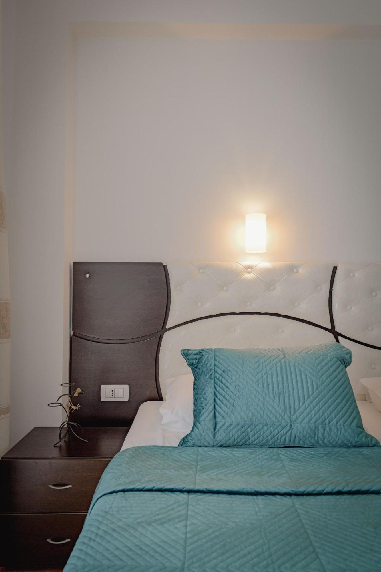 Villa Xika Sarandë エクステリア 写真