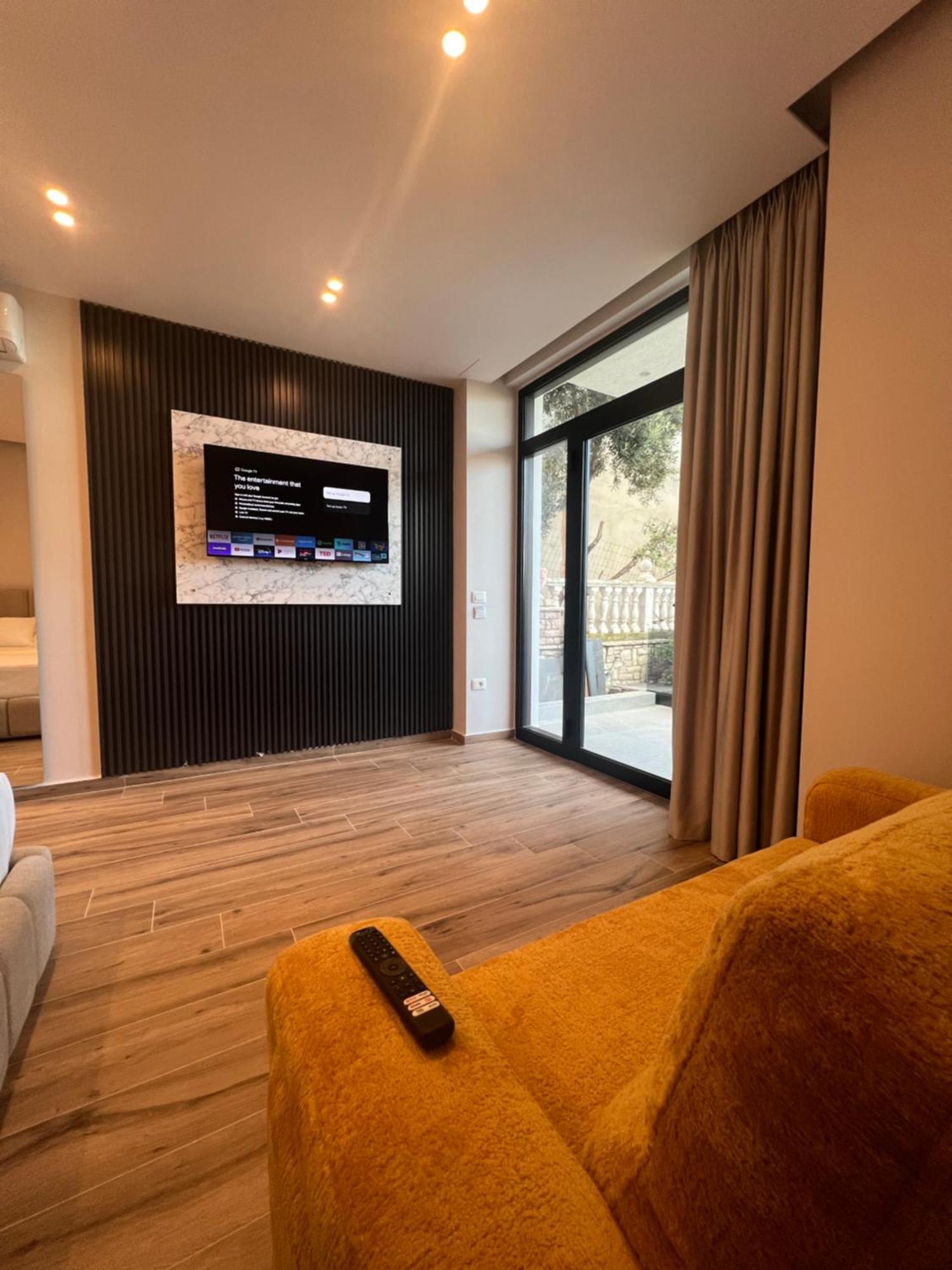 Villa Xika Sarandë エクステリア 写真