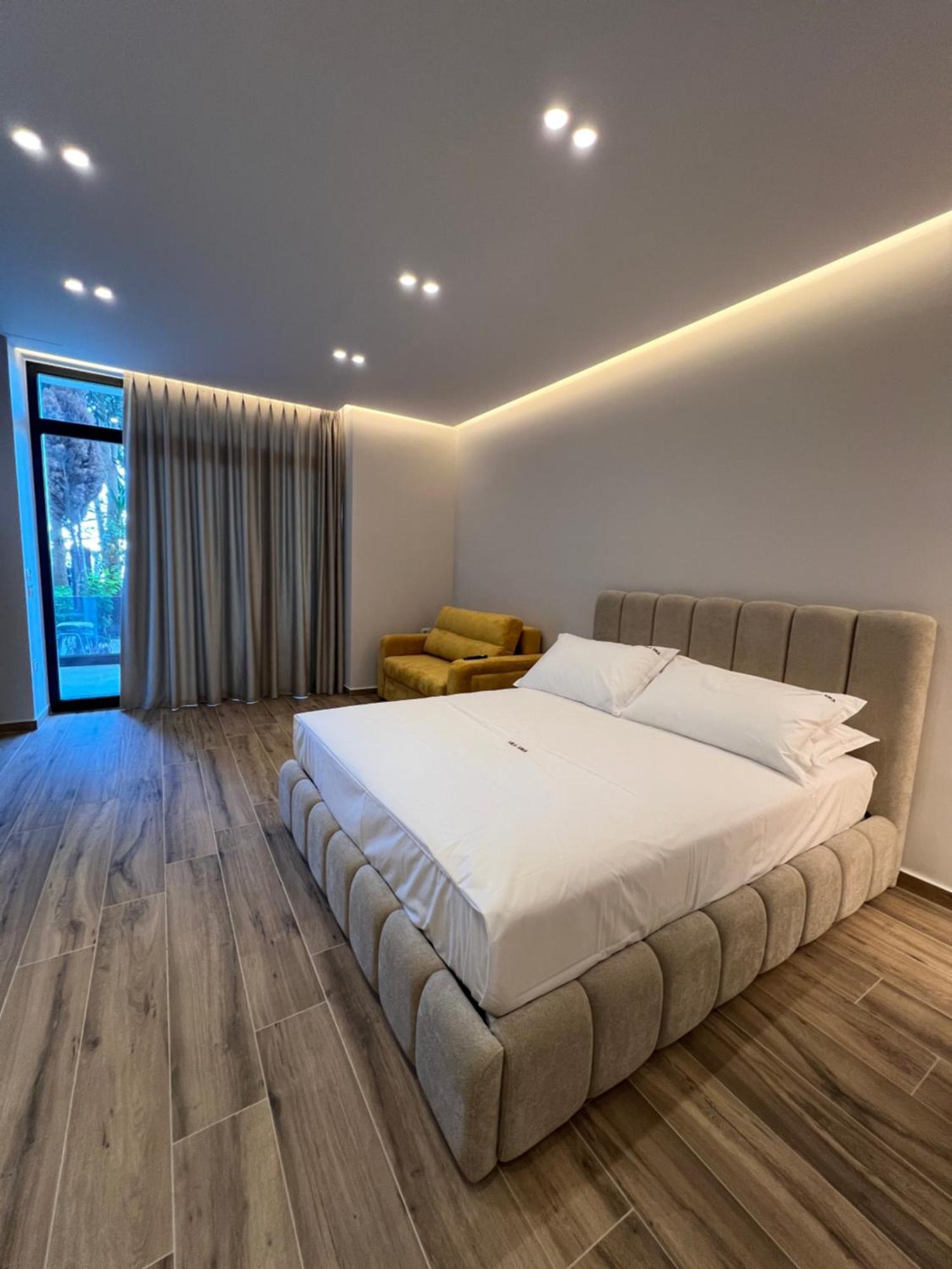 Villa Xika Sarandë エクステリア 写真